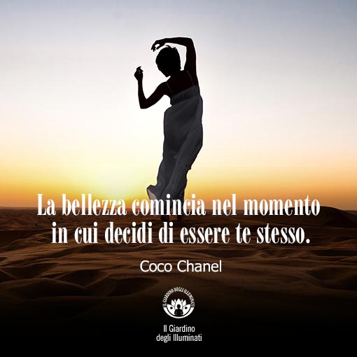Adesivi murali frase citazione Coco Chanel